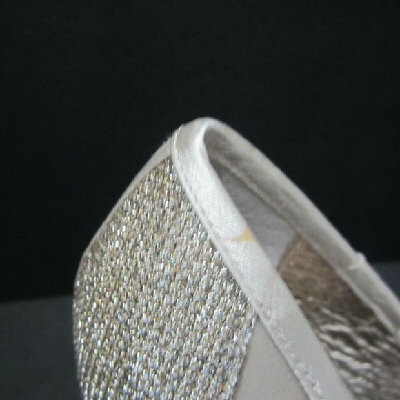 Adrianna Papell Flair Platino Jimmy Net Heels 5.5 - Picture 4 of 6